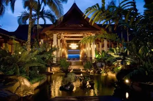 Лобби курортного спа-отеля Lake Kenyir