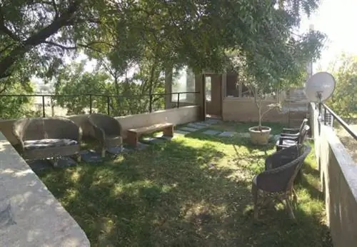 Ахмедабад Терраса-Сад-студио с собственным балконом