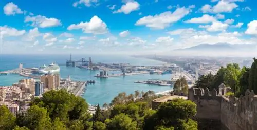 Панорамный вид на Малагу, фото через Depositphotos