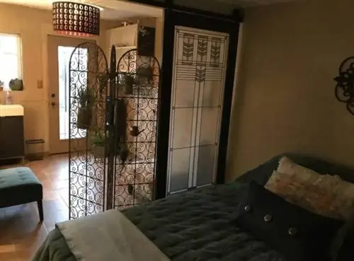 Очаровательный частный коттедж-студия в центре Финикса, штат Аризона.