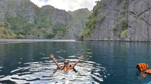 Озеро Барракуда в Короне, автор Эрик Трибужениа через Unsplash