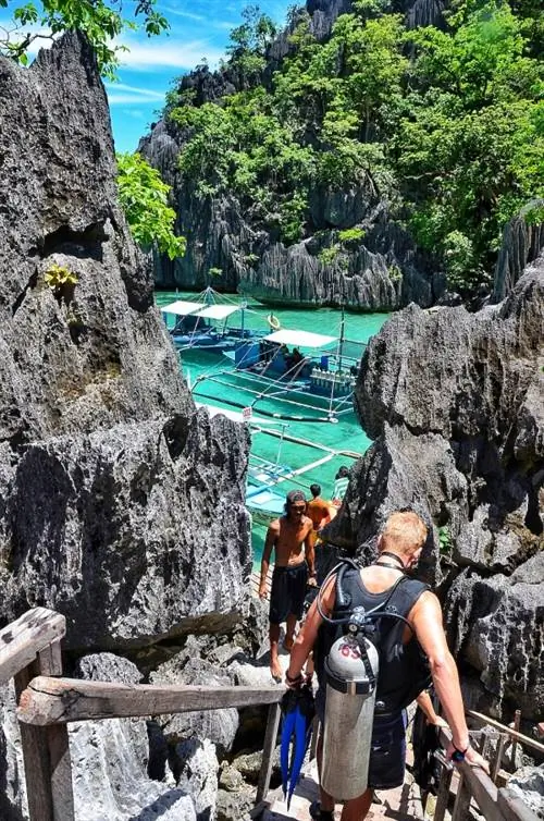 Деревянная лестница из озера Барракуда