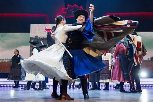 Фольклорный ансамбль Хайду, фото с сайта hajdufolk.hu