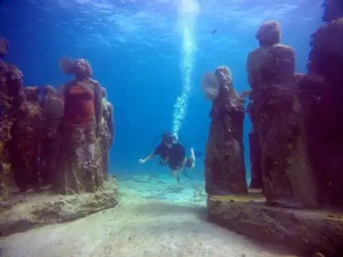 Подводный музей Мусы