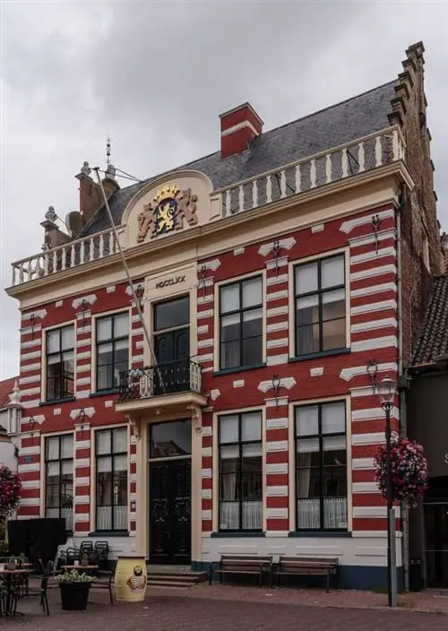 Ратуша Хаттема, автор Агнес Монкельбаан, Wikimedia cc.