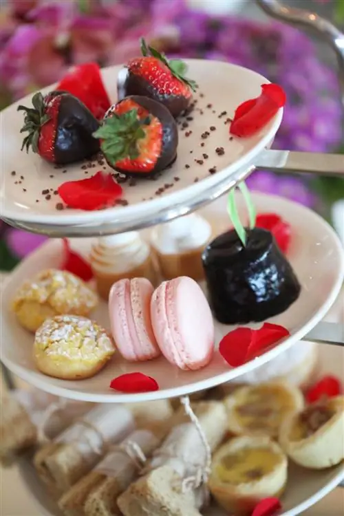 Настоящий полдник в Dilmah T-Bar в Radisson Blu Cebu