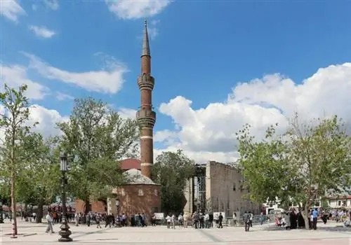 Мечеть Хаджи Байрам, автор Бернар Ганьон, Wikimedia cc.