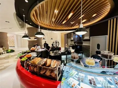 ОМА КАФЕ в Swissotel Clark