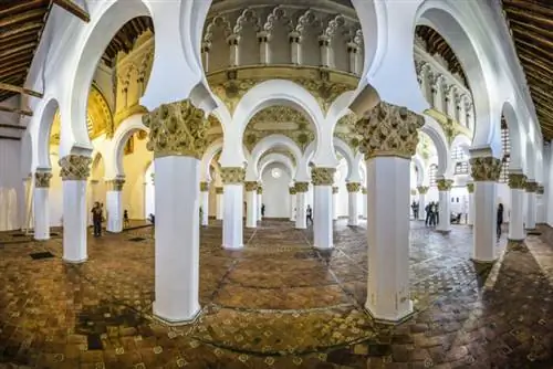 Синагога Санта-Мария-ла-Бланка, изображение через Depositphotos