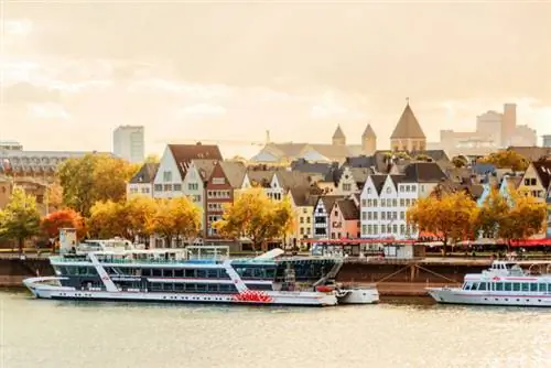 Речной круиз в Кельне, фото через Depositphotos Речной круиз в Кельне, фото через Depositphotos
