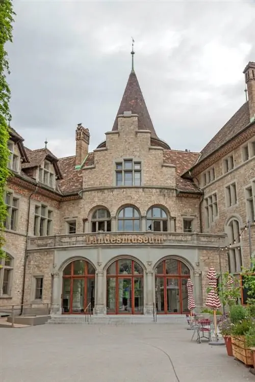 Швейцарский национальный музей (Landesmuseum) в Цюрихе, Швейцария, фото через Depositphotos