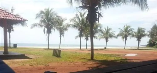 Пляж Бату-Хитам, автор Tomahawkarf, Wikipedia CC