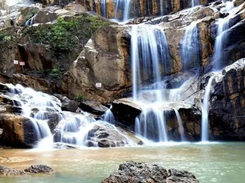 Водопад Сунгай Пандан, автор Чжи Юн Ли через Flickr CC