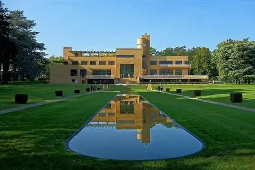 Вилла Кавруа от Velvet через Wikipedia CC