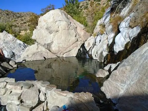 Горячие источники Дип-Крик, автор Beyond My Ken, Wikimedia cc