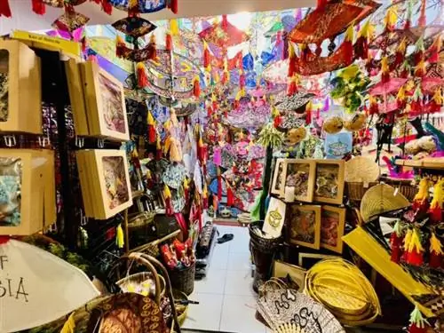 Традиционные малазийские воздушные змеи и предметы коллекционирования