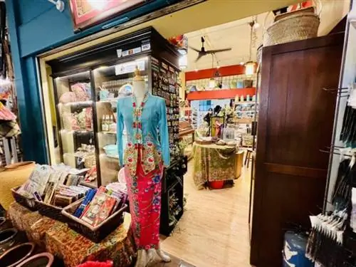 Традиционные сувениры из текстиля и батика