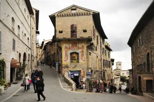 Средневековая атмосфера старого города.