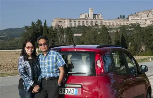 Мы остановились перед поездкой в город, чтобы сделать несколько селфи.