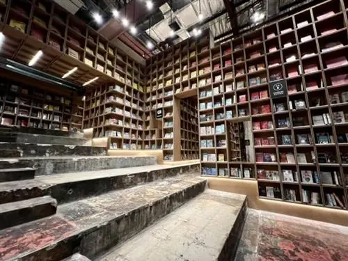 BookXcess возле Чайнатауна Куала-Лумпура