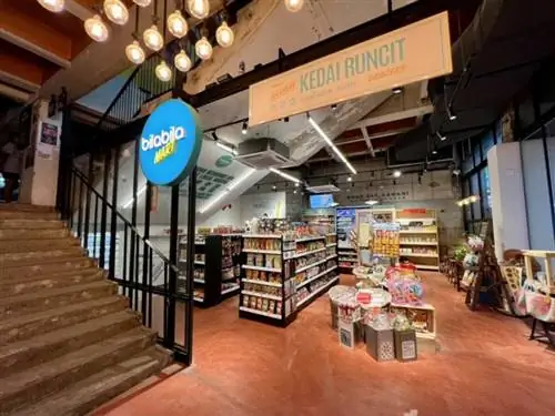 Круглосуточный магазин Bilabila Mart внутри RexKL