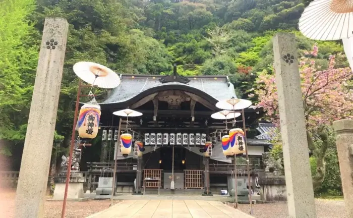 Фото храма Сисё через VisitKinosaki. Фото храма Сисё через VisitKinosaki.