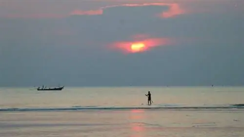 Закат в Apsara Beachfront Resort & Villa