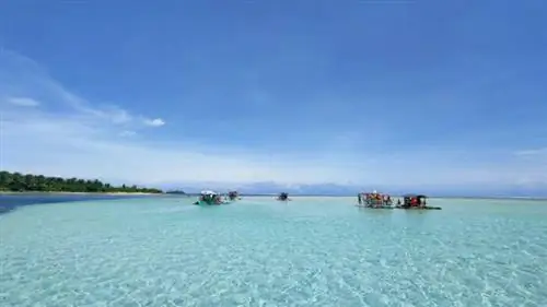 Фото Poo Sandbar со страницы Facebook