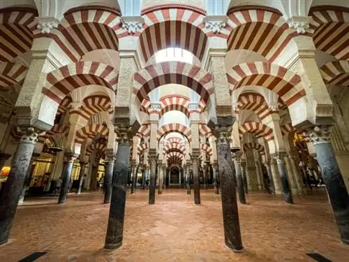Мечеть-собор Кордовы, автор Александра Тран через Unsplash