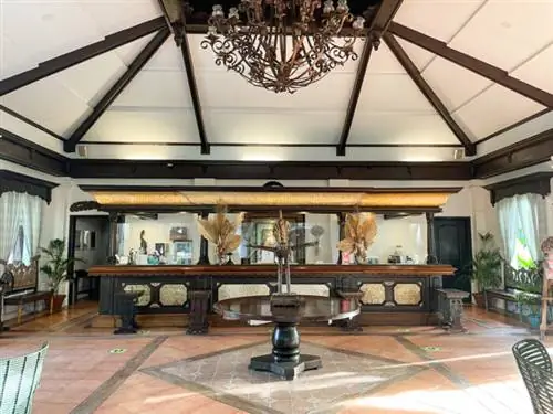 Красивые детали вестибюля отеля Costabella Tropical Beach