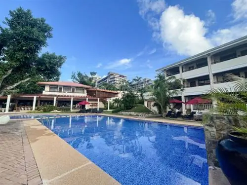 Один из бассейнов отеля Costabella Tropical Beach.