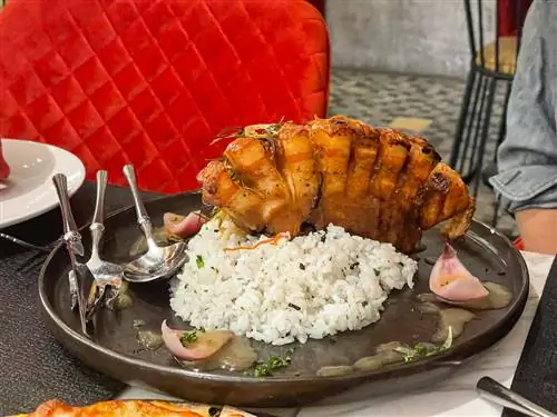 Тапас-бар и ресторан Rafael’s привносят ностальгию через филиппинскую кухню в испанском стиле