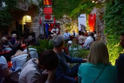 Академический клуб гетто