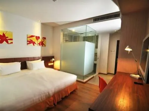 Номер Делюкс с кроватью размера «king-size» во французском отеле Ipoh