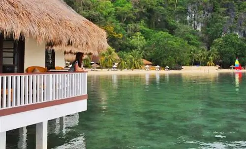 Коттедж на воде в курортном отеле Apulit Island Resort