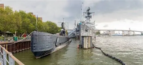 Корабли в военно-морском и военном парке округа Буффало и Эри от Mys 721tx через Wikimedia cc