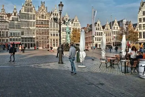 Grote Markt Antwerp, автор Жюльен Гранганьяж, Wikipedia CC