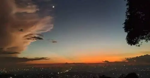 Вид на закат с места Мауры у Мелы и Май в Антиполо