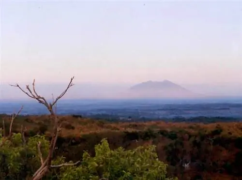 Вид на гору Араят с вершины горы Маналмон, Булакан, со стороны Штормового склепа, через Flickr cc.