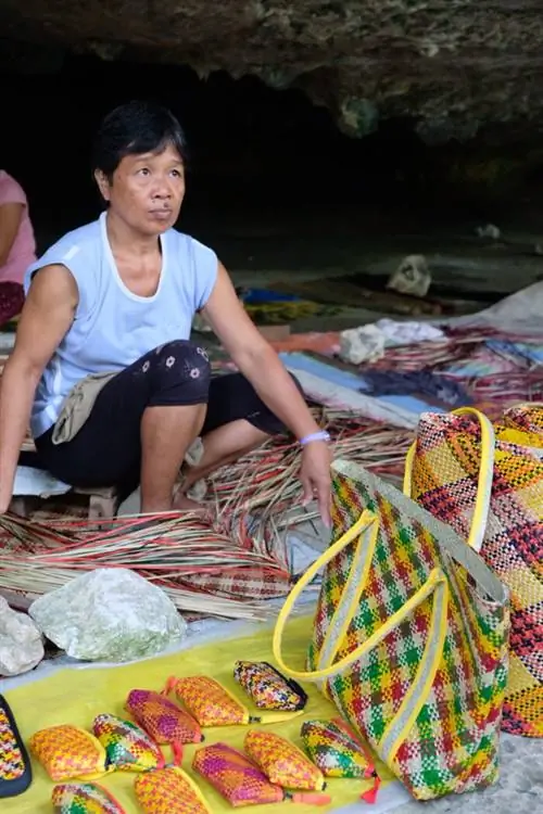 Готовая продукция на продажу в пещере Саоб