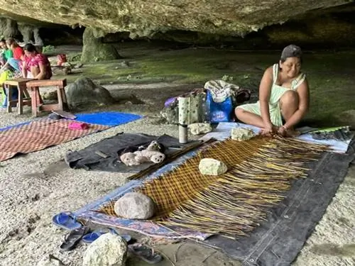 Банигские ткачи в пещере