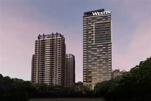 Westin Manila - это новый оздоровительный отель, расположенный в самом сердце делового и коммерческого района Ортигас.