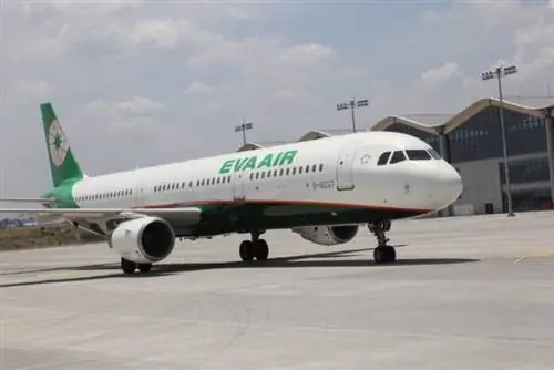 EVA Air соединяет CRK с Тайванем