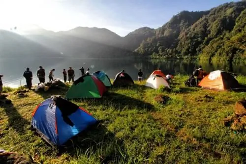 Кемпинг на озере Холон, фото со страницы озера Холон на Facebook