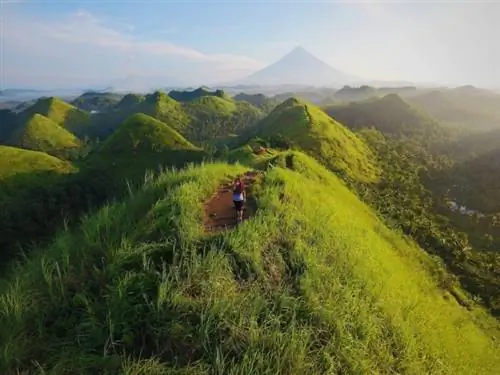 Quitinday Hills в Камалиге, Албай, автор Джейми Матоцинос через Unsplash Quitinday Hills в Камалиге, Албай, автор Джейми Матоцинос через Unsplash