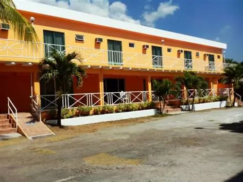 Курорт Waterfront Beach Resort в Батаане, фото через Agoda