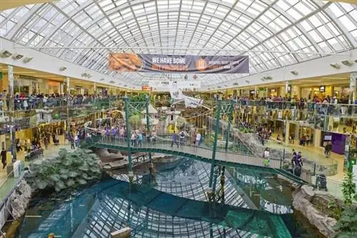 Торговый центр West Edmonton Mall в Альберте, Канада, автор GoToVan через Википедию