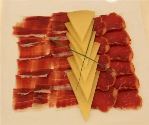 вяленая ветчина иберико и вырезка (с сыром)