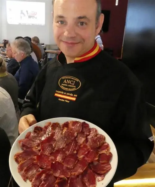 Чемпион 2011 года Хамон Карвер, шеф-повар Перес