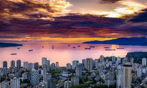 English Bay, автор: Майк Бенна, Unsplash